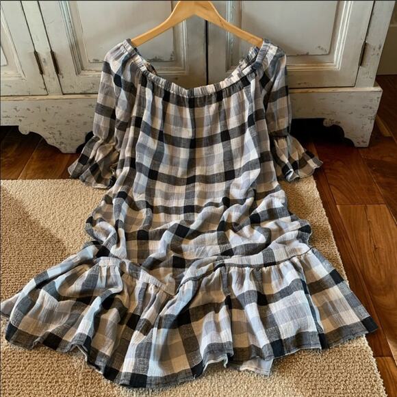Love In Buffalo Check Off the Shoulder Dress Size Small - Picture 8 of 8